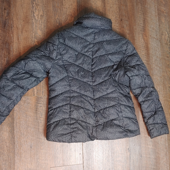 Guess Quilted Puffer Jacket full zip women's Size L Black with white pattern - Picture 16 of 16
